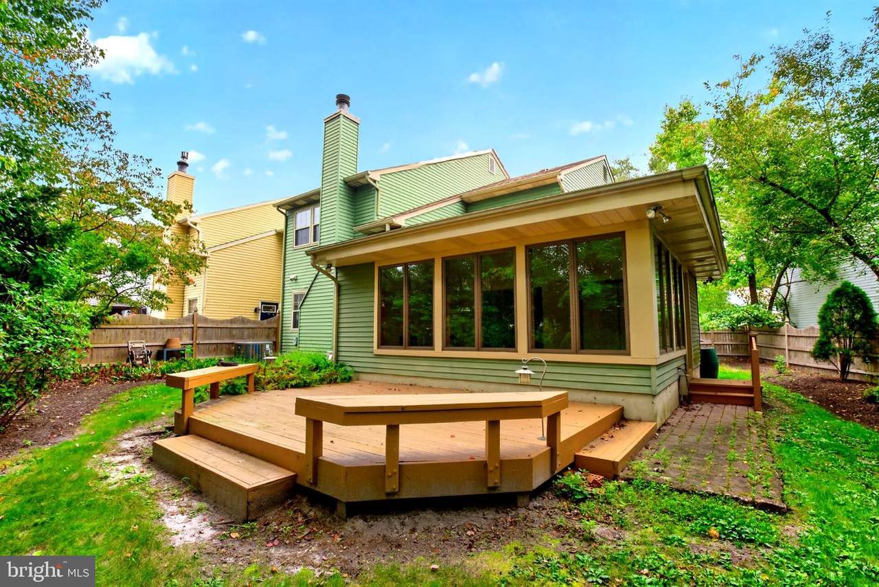 237 Foxwood Lane - Photo 1