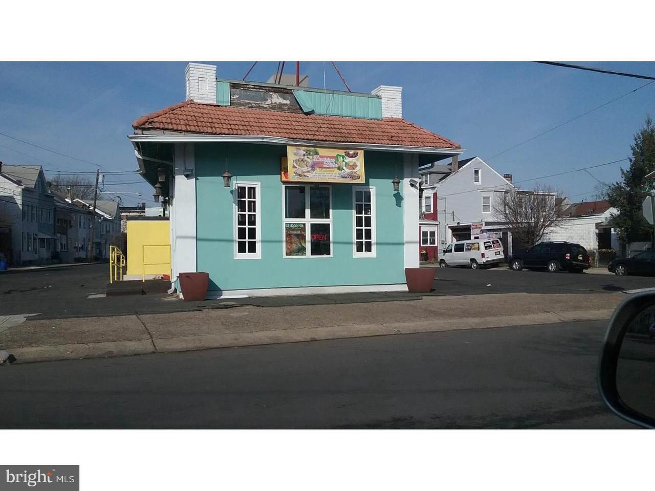 501 Division Street - Photo 1