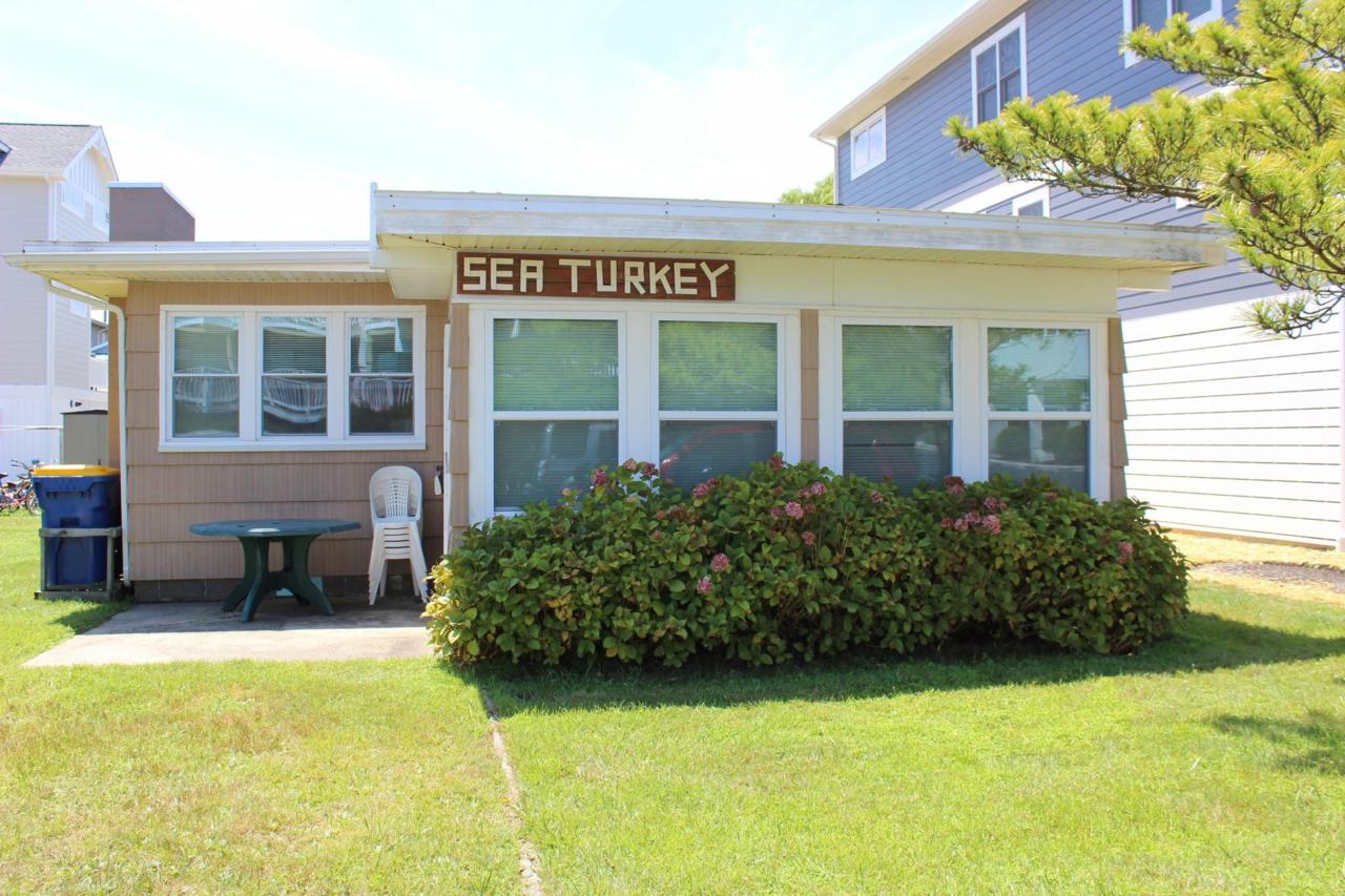 204 5TH Street - Photo 1