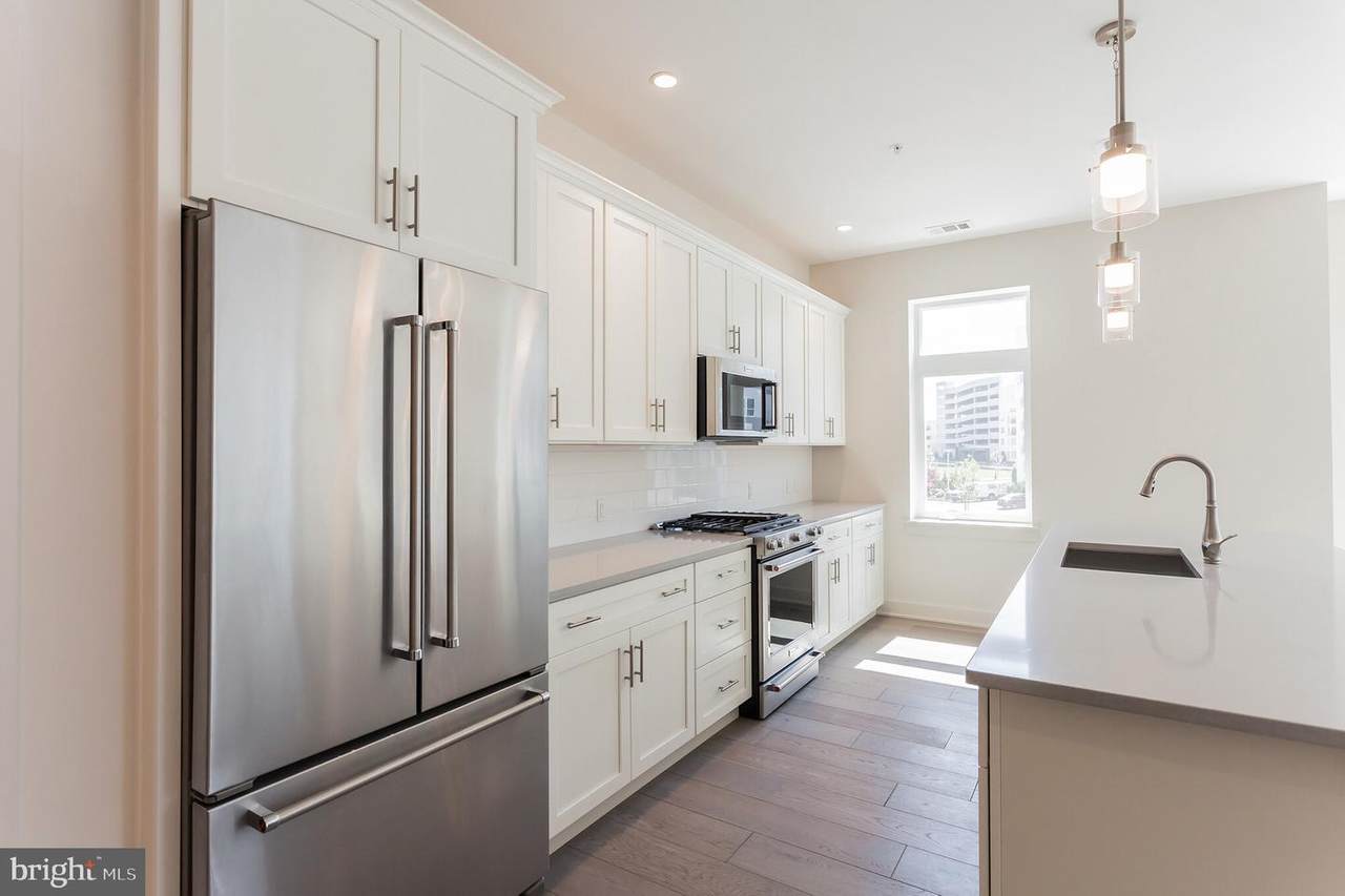 575 Goddard Boulevard - Photo 1