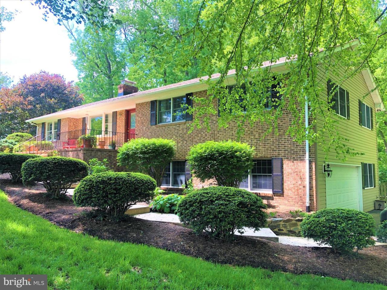 1555 Stoneleigh Court - Photo 1