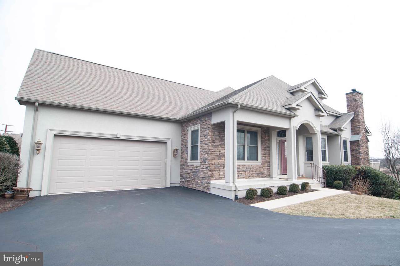 231 Country Club Drive - Photo 1