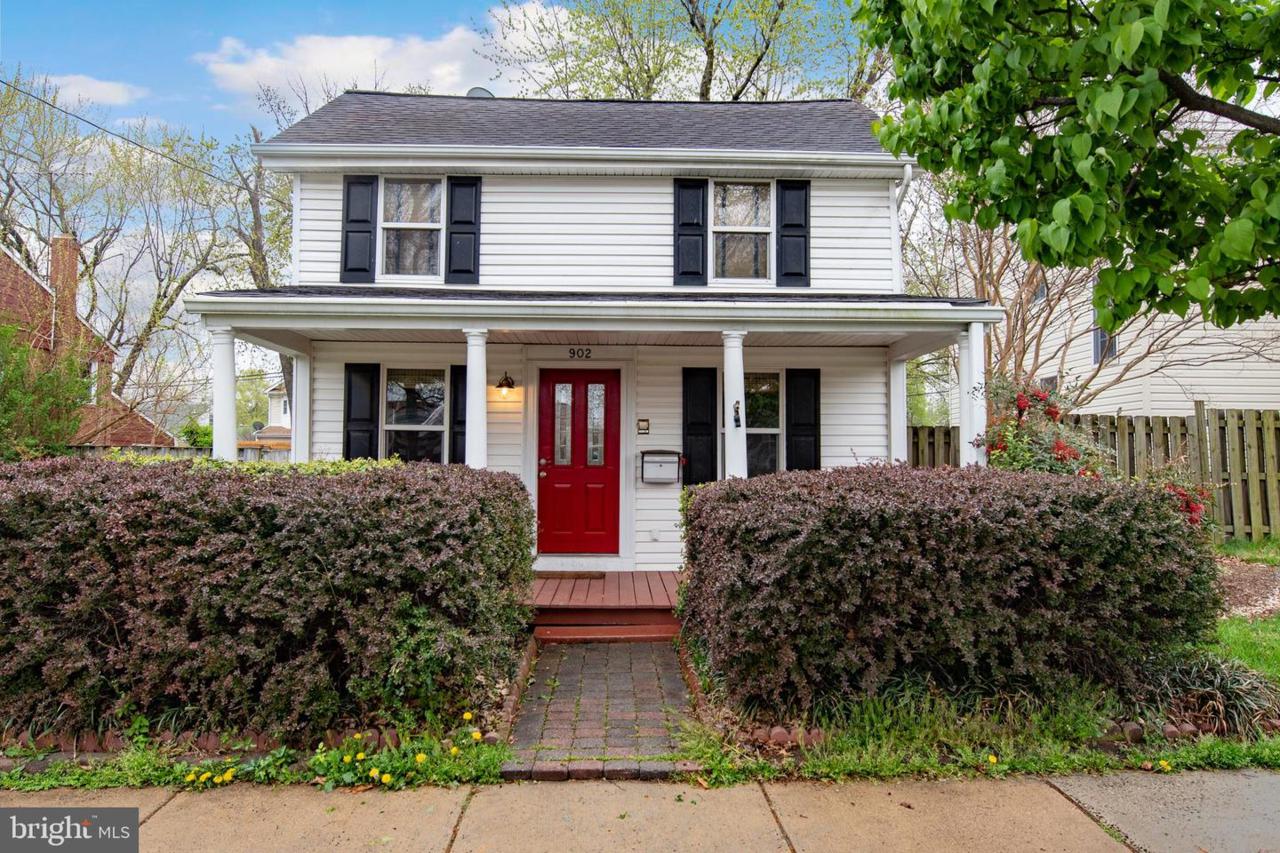 902 Mount Vernon Avenue - Photo 1
