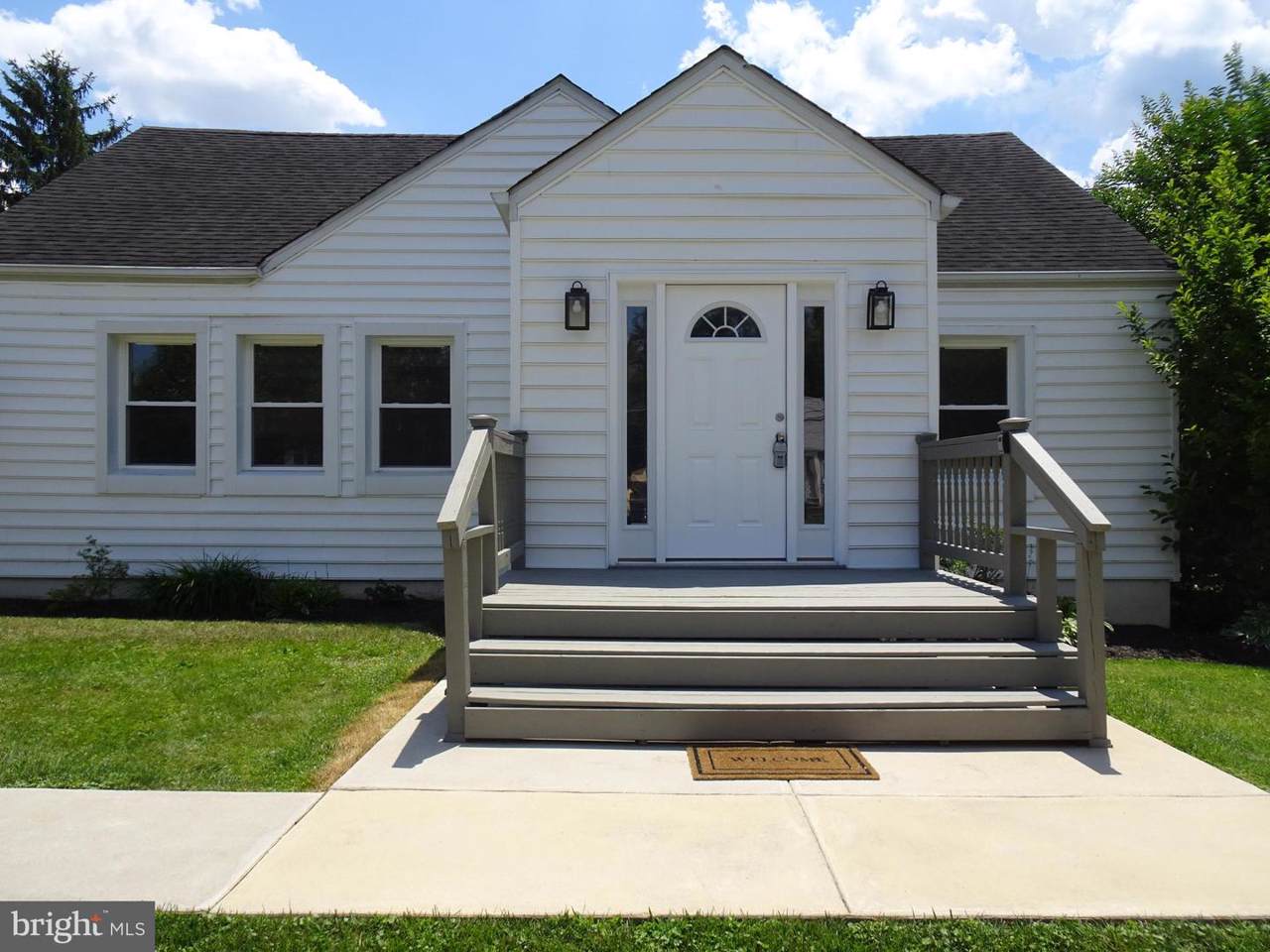 11 Gibbons Boulevard - Photo 1