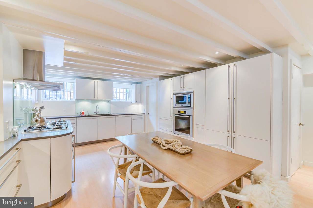 264 9TH Street - Photo 1