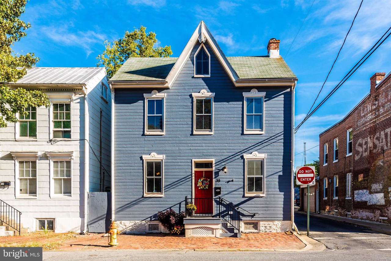 39 4TH Street - Photo 1