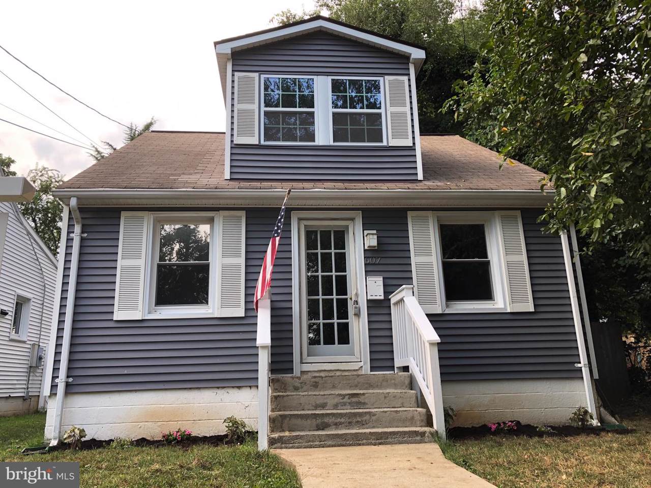 607 Green Street - Photo 1