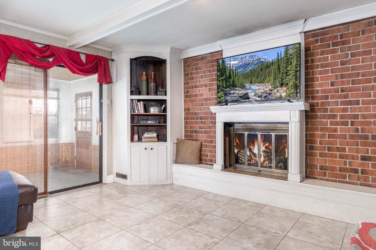 1422 Lloyd Terrace - Photo 1