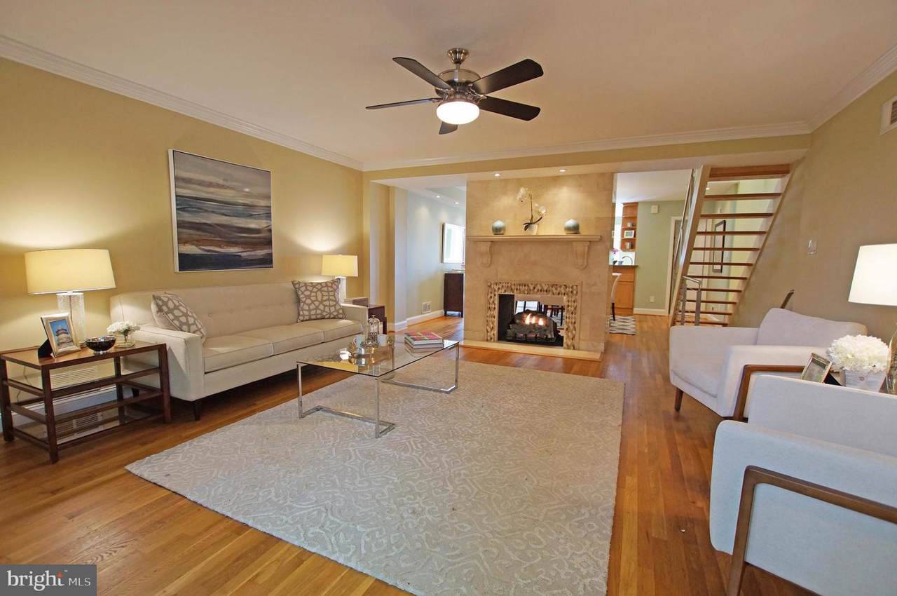 306 G Street - Photo 1