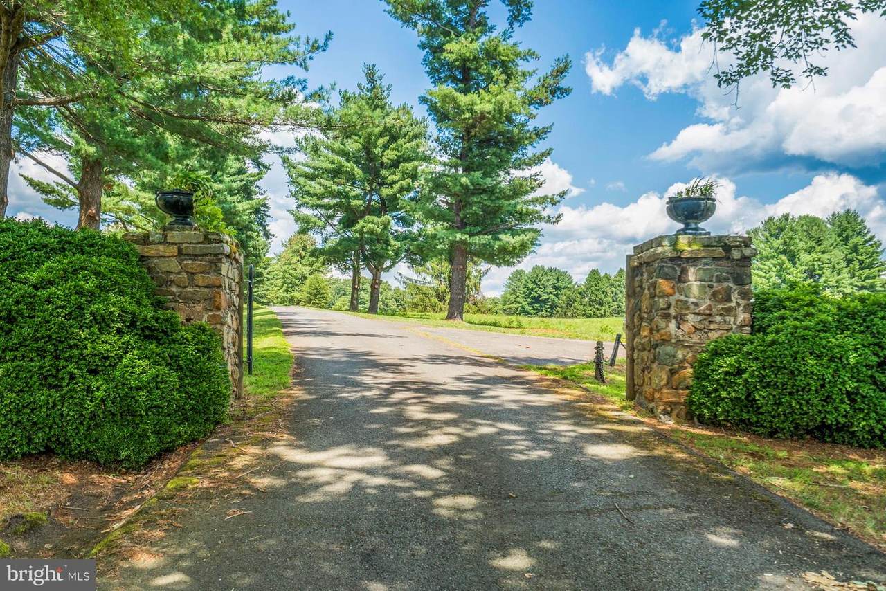 7078 Airlie Road - Photo 1