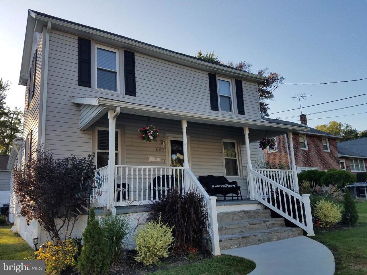 805 Girard Avenue - Photo 1