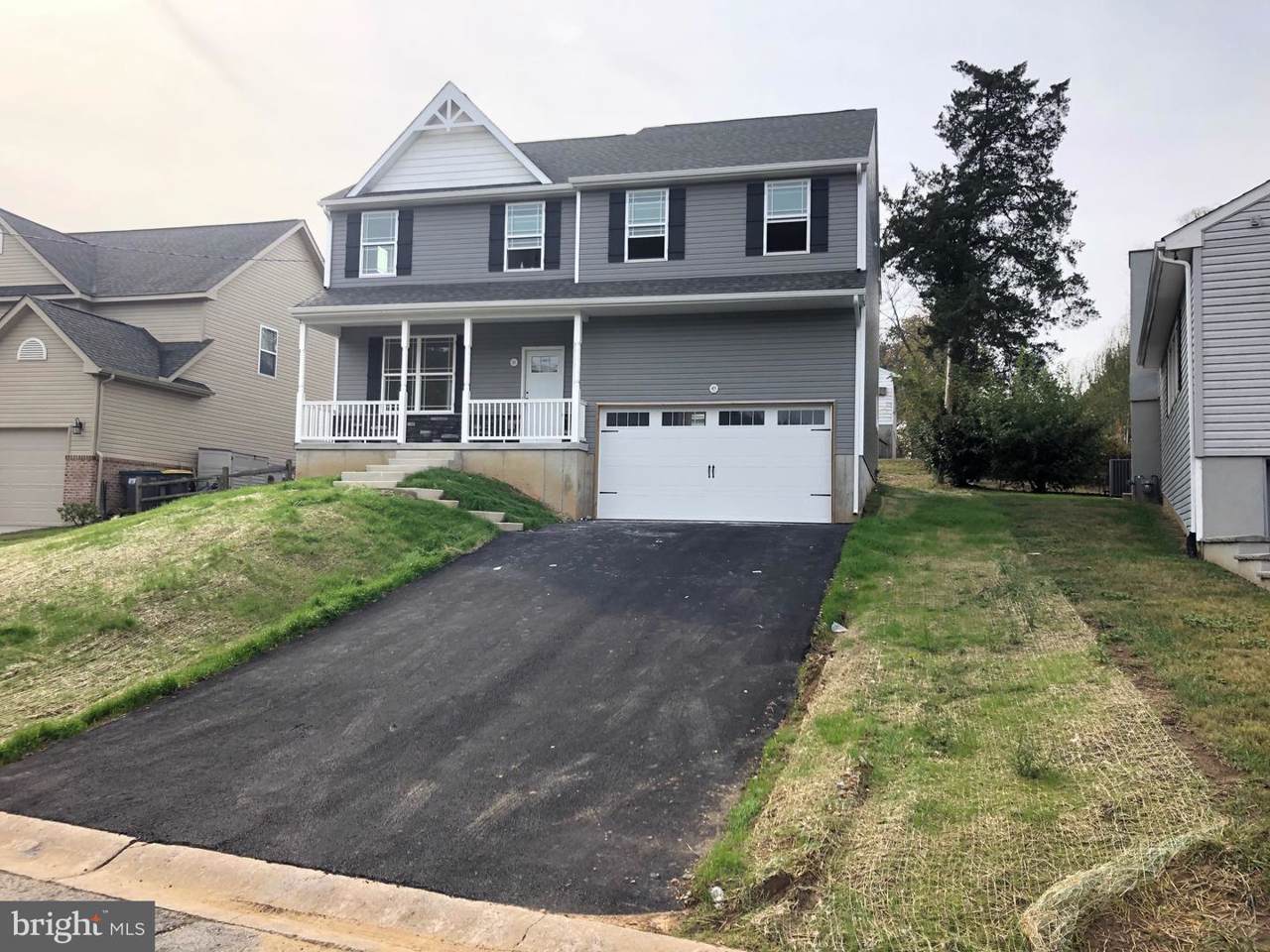 2302B Spruce Avenue - Photo 1
