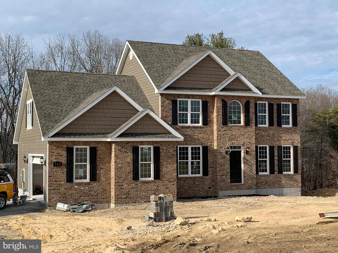 395 Eyles - Photo 1