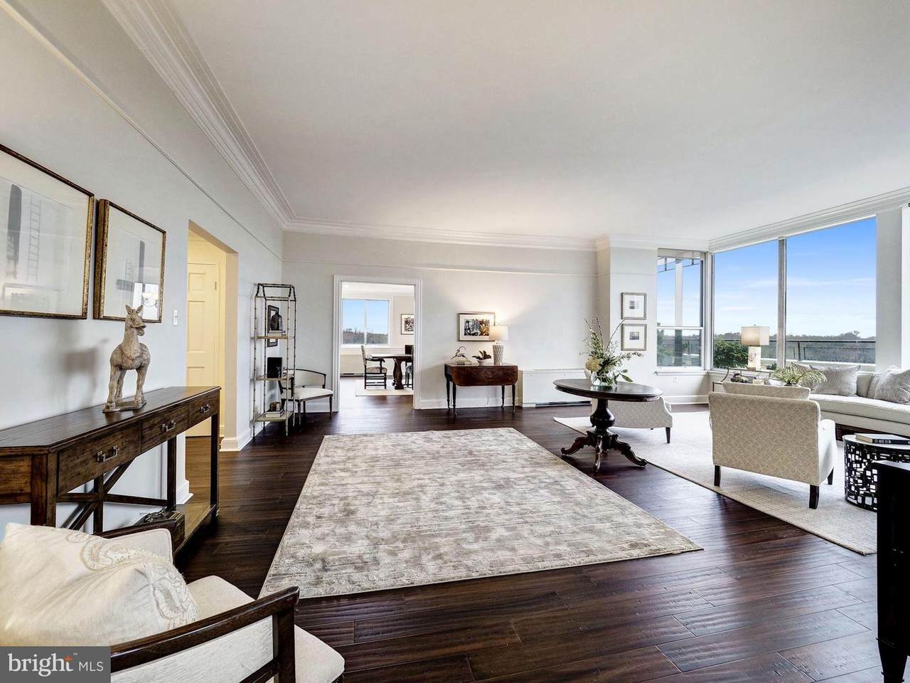 10401 Grosvenor Place - Photo 1