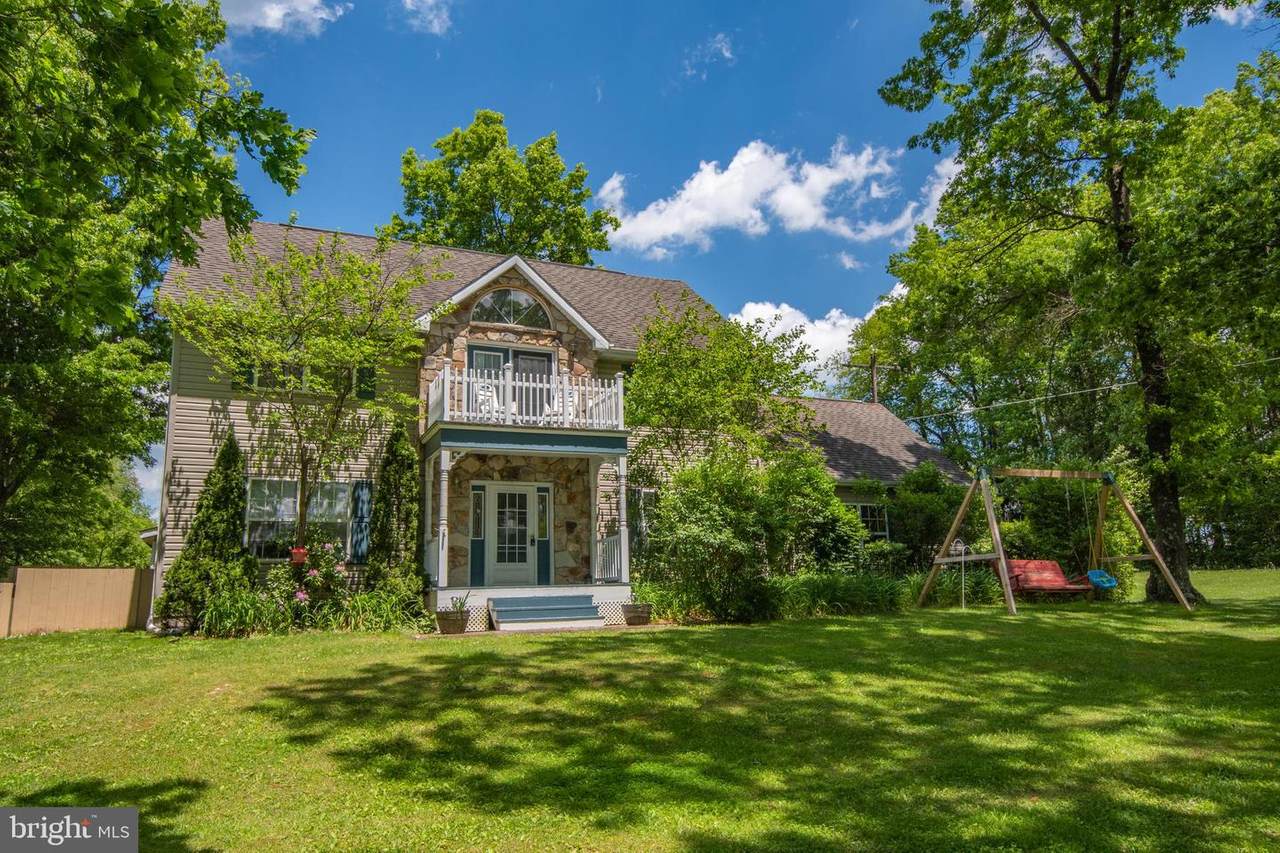 629 Seneca Avenue - Photo 1