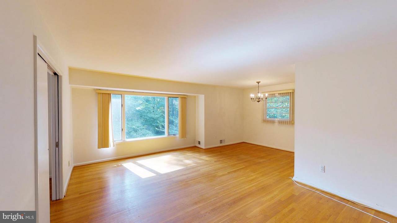 410 Upham Place - Photo 1