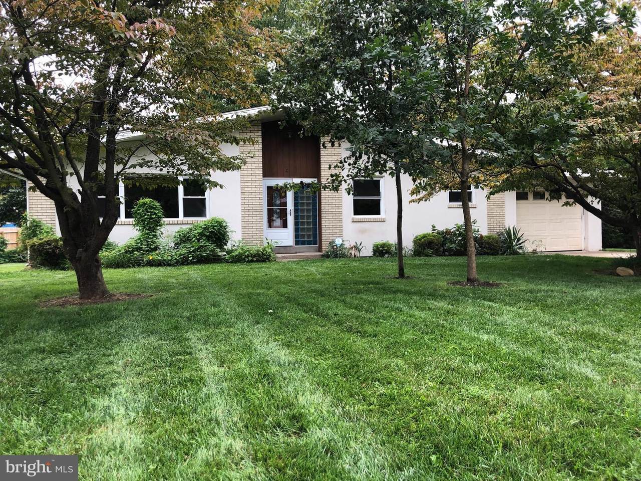 4 4TH Avenue - Photo 1