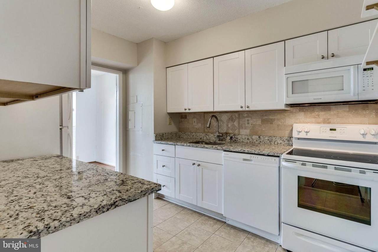 400 Madison Street - Photo 1