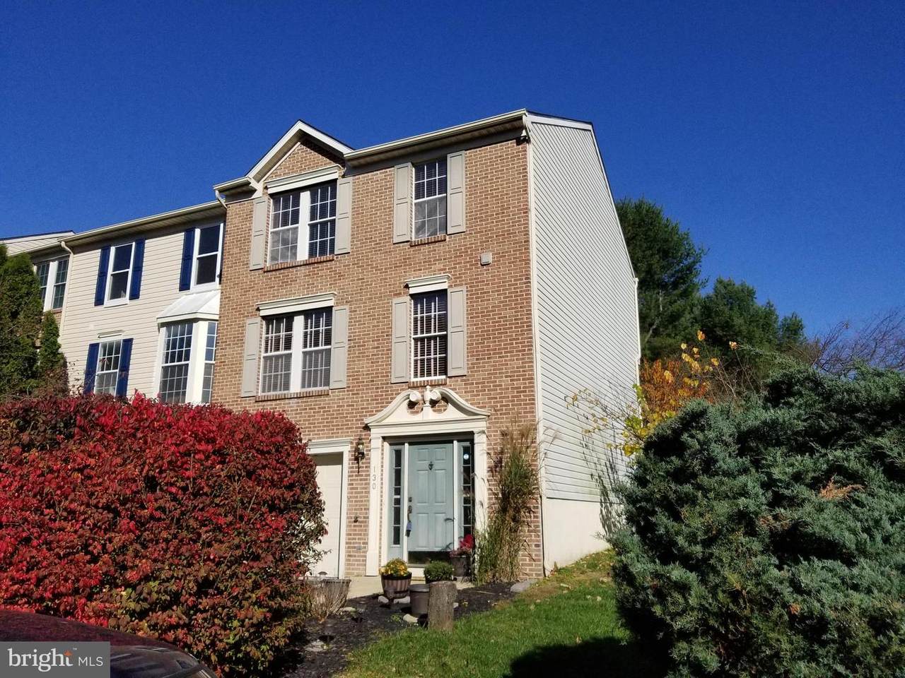130 Steven Lane - Photo 1