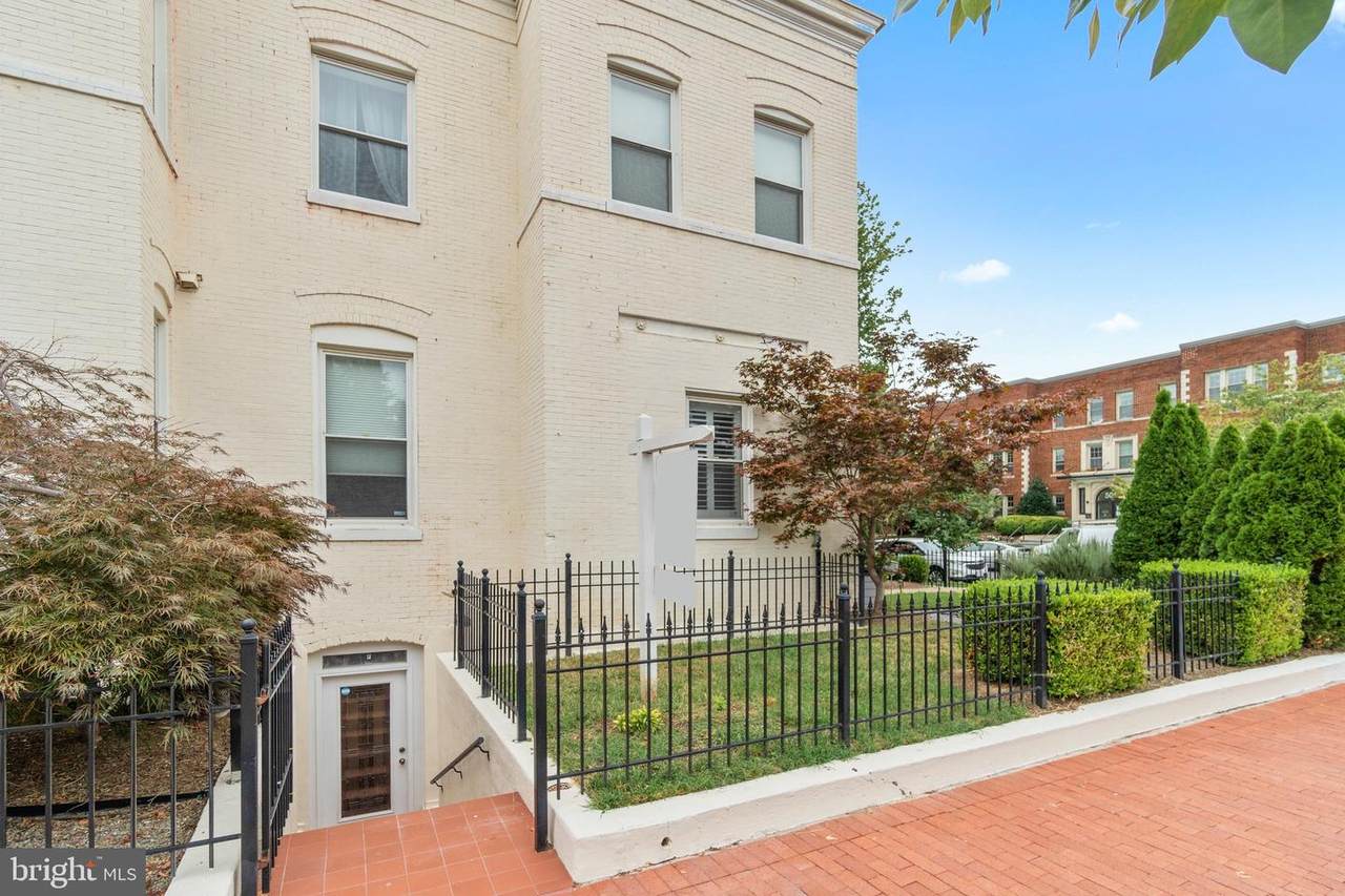 1124 E Street - Photo 1