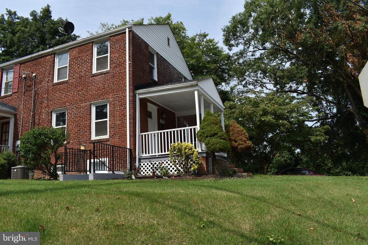2901 Farmington Drive - Photo 1