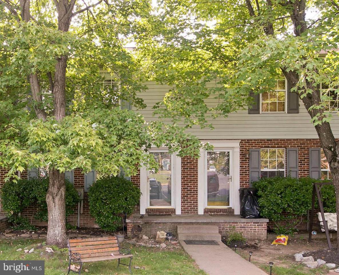 111 Willowbrook Court - Photo 1