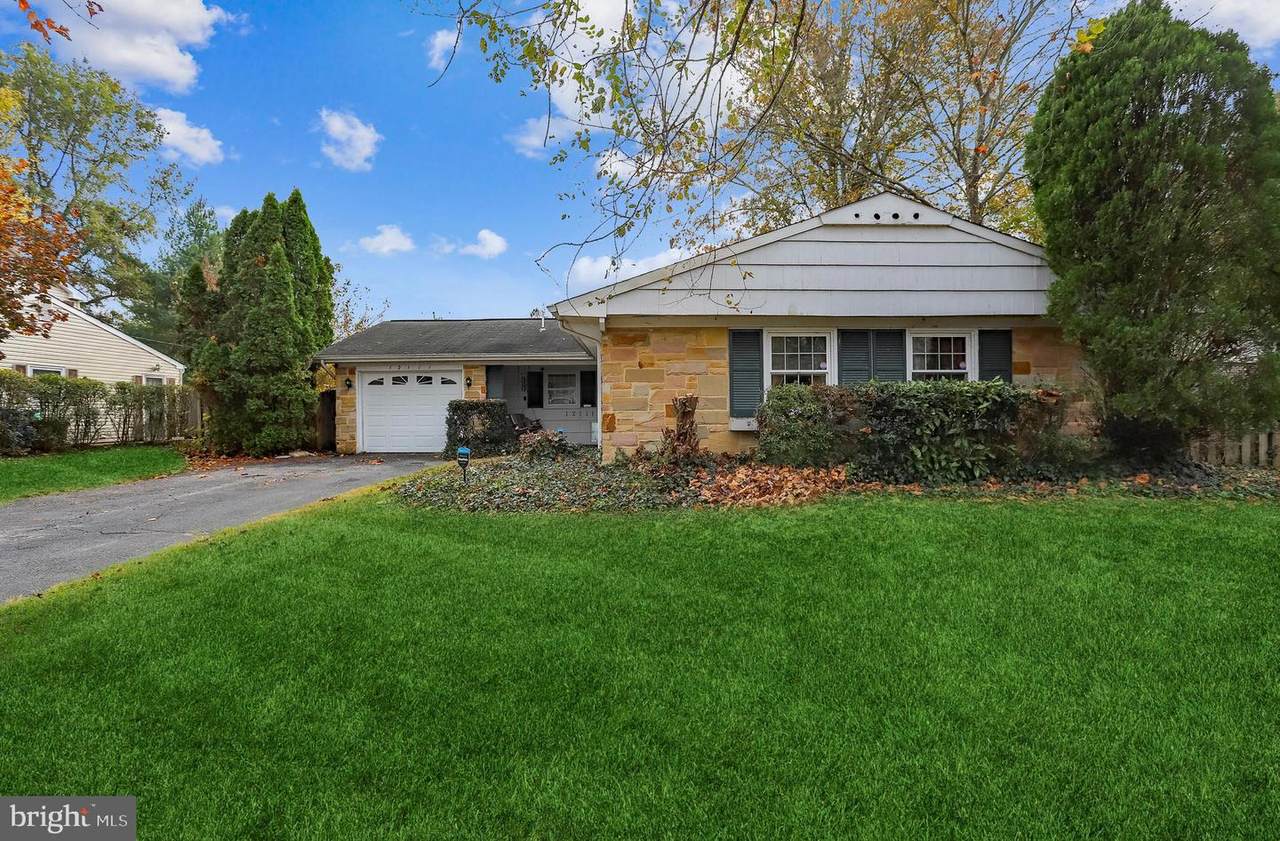 12111 Mackell Lane - Photo 1