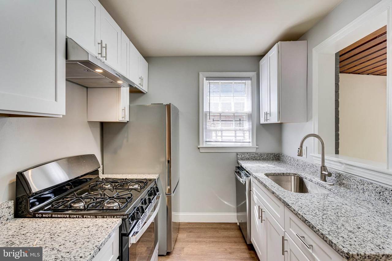 419 Larchmont Avenue - Photo 1
