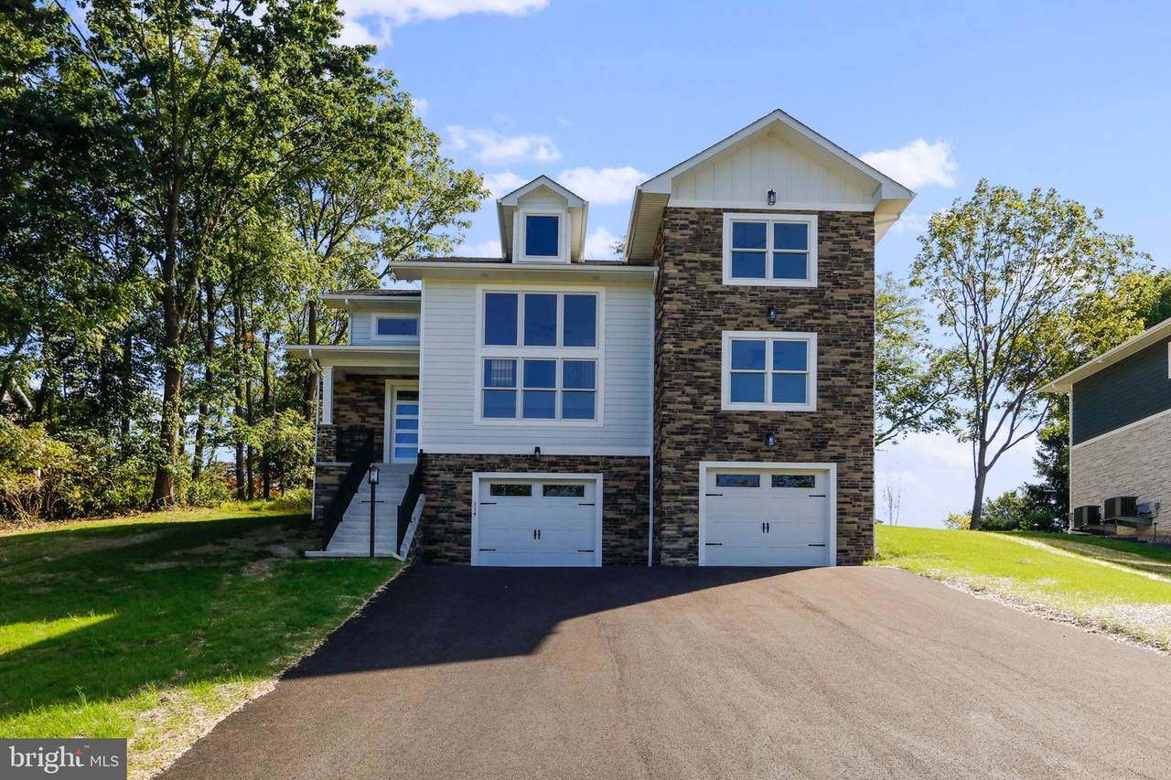 114 Woodbriar Drive - Photo 1