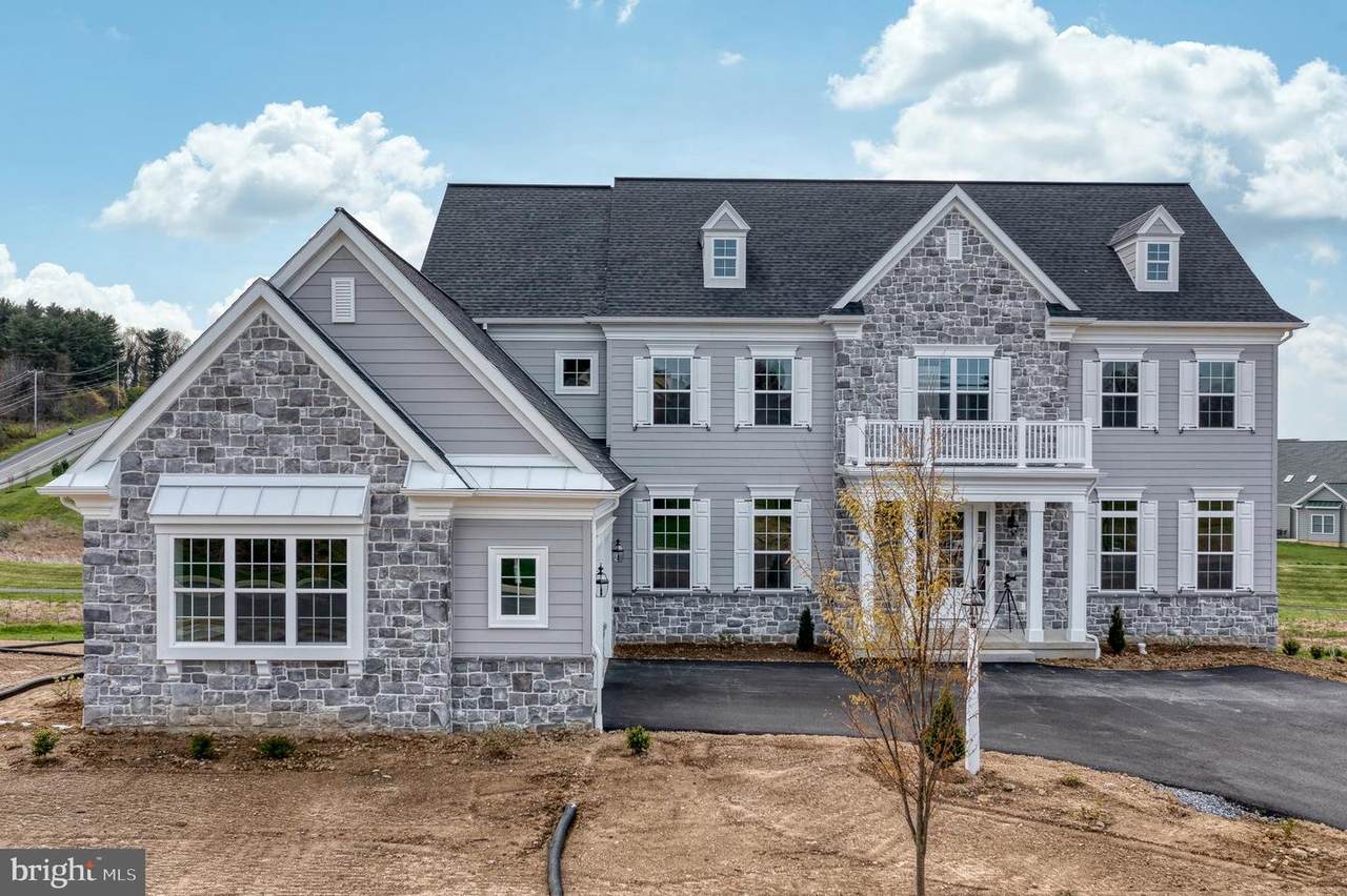 994 Valley Crossing Drive - Photo 1
