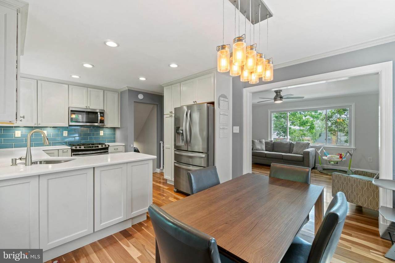 837 31ST Street - Photo 1