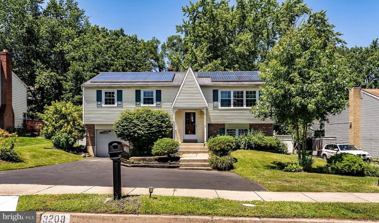 3208 Meetinghouse Rd - Photo 1