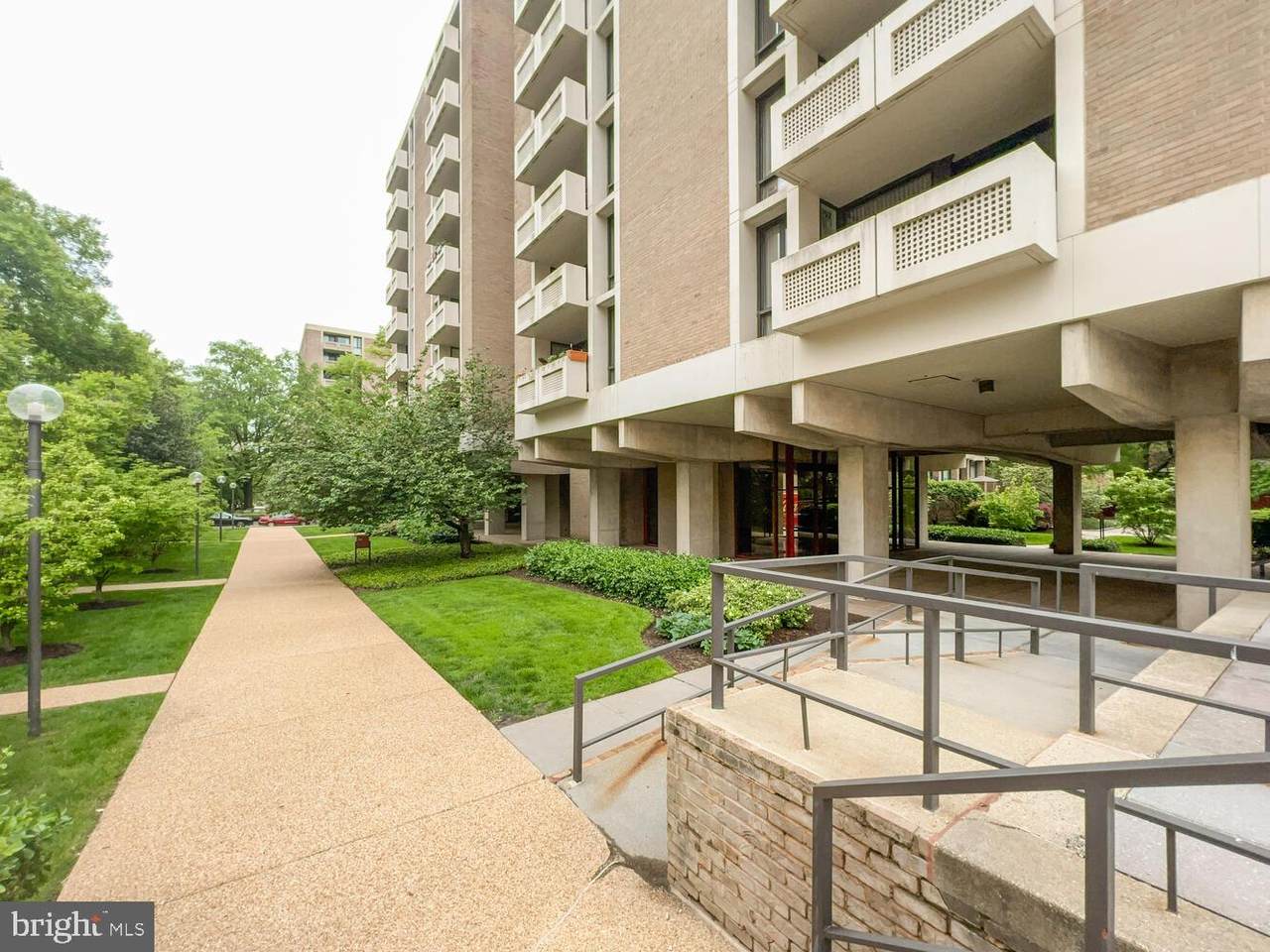 1245 4TH ST SW - Photo 1