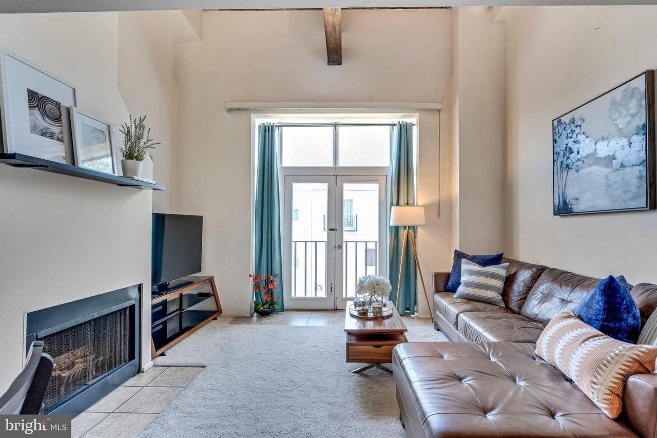 870 28TH Street - Photo 1