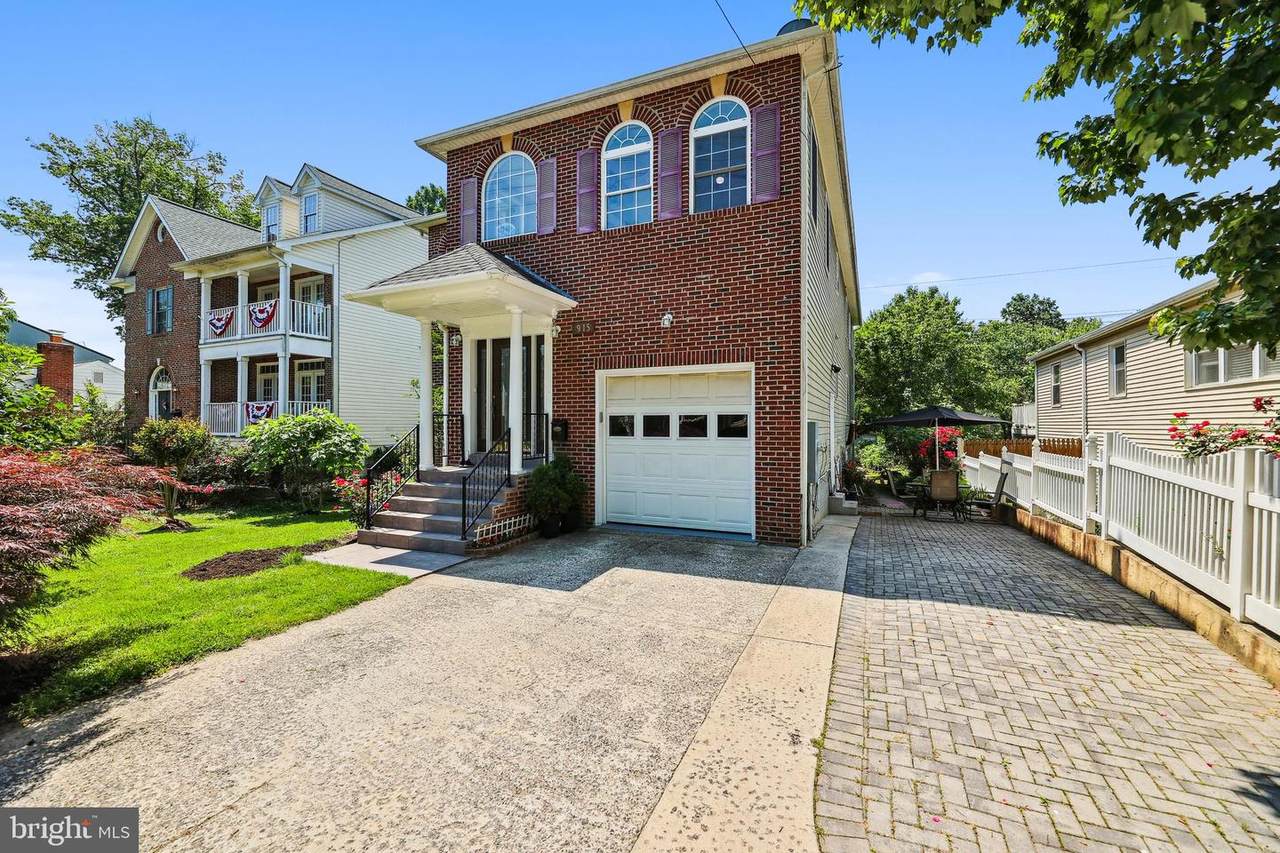 915 Lincoln Avenue - Photo 1