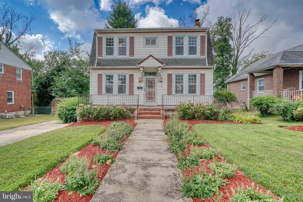 2503 Oakley Avenue - Photo 1