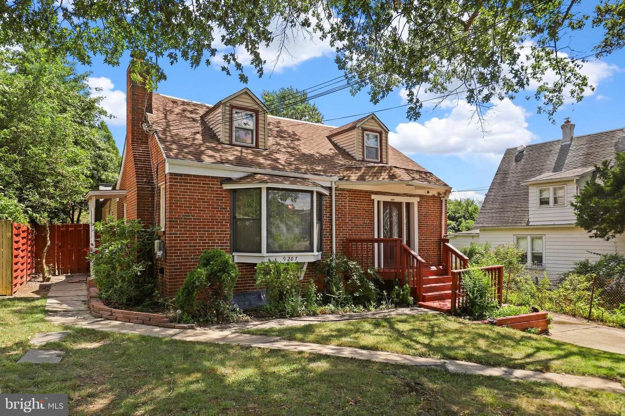9207 48TH Avenue - Photo 1