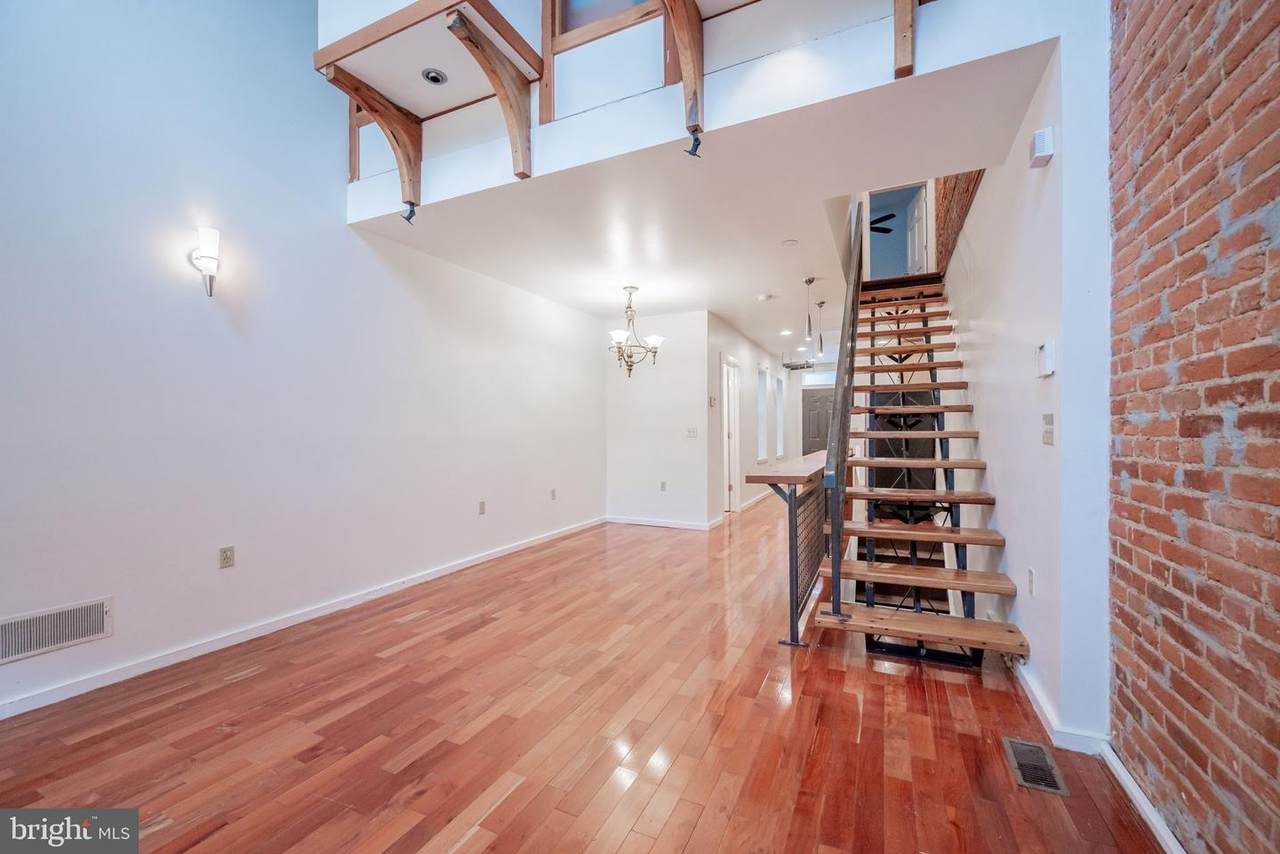 726 Pine Street - Photo 1