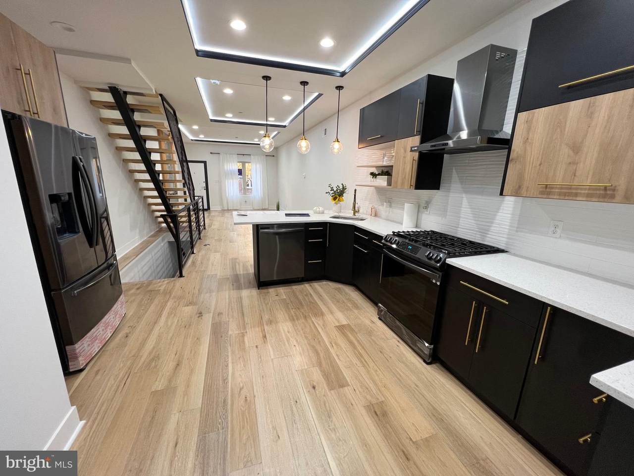 1520 Hancock Street - Photo 1