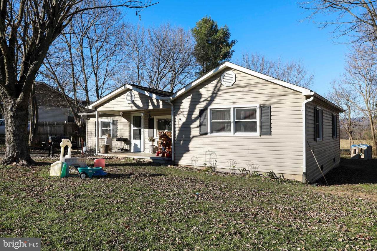 586 Eldon Yates Drive - Photo 1