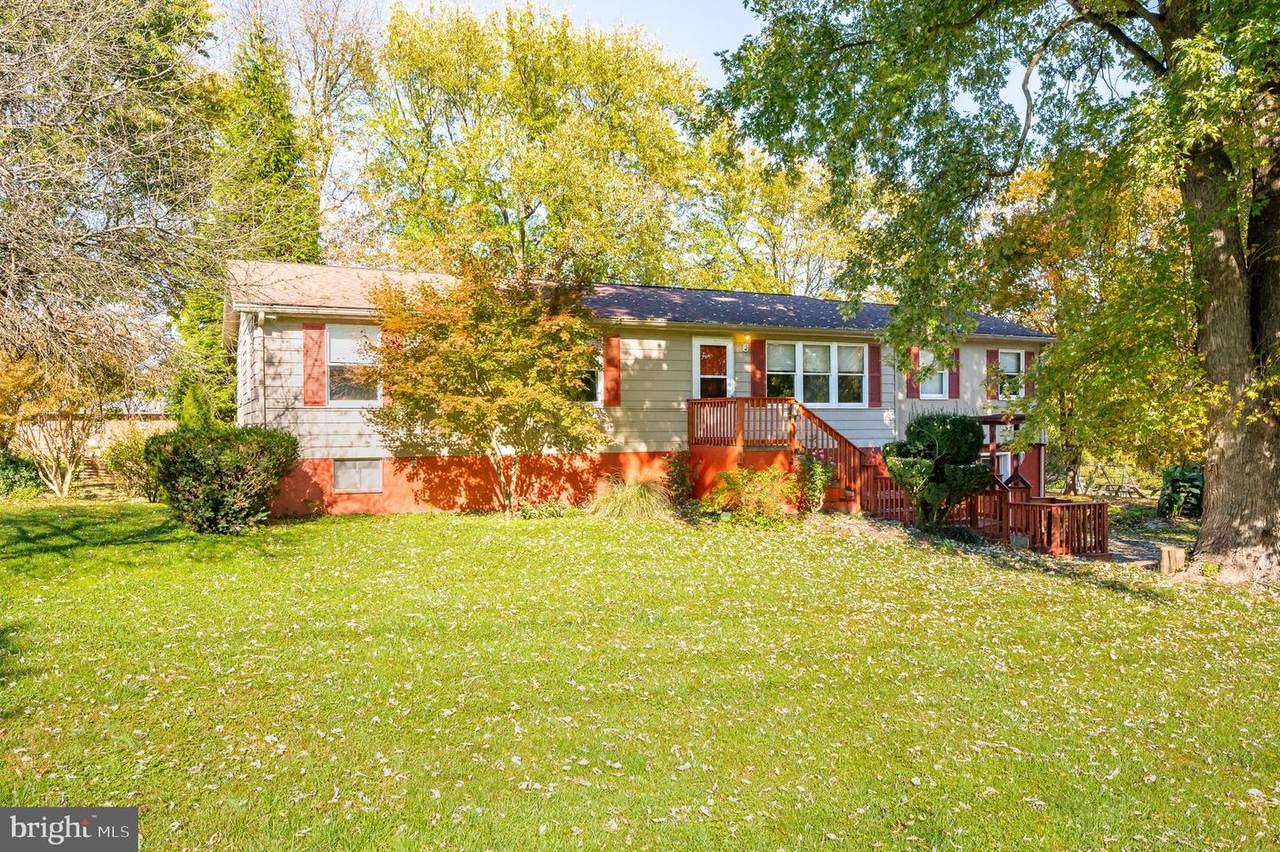 7419 Martinsburg Pike - Photo 1