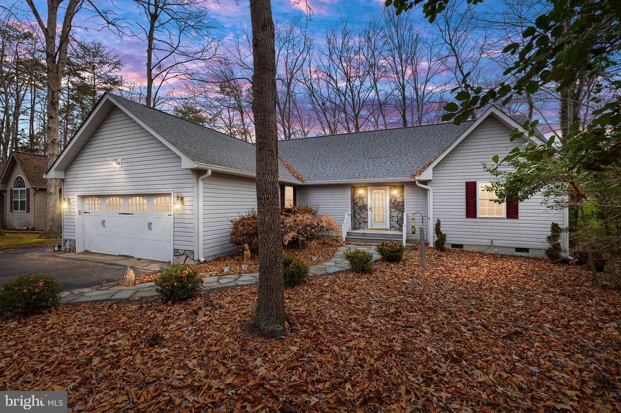 209 Stratford Circle - Photo 1