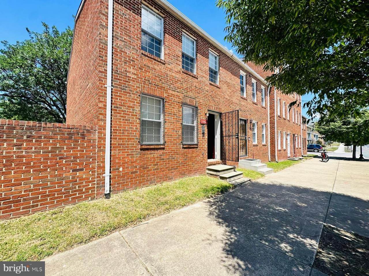 1310 Monument Street - Photo 1