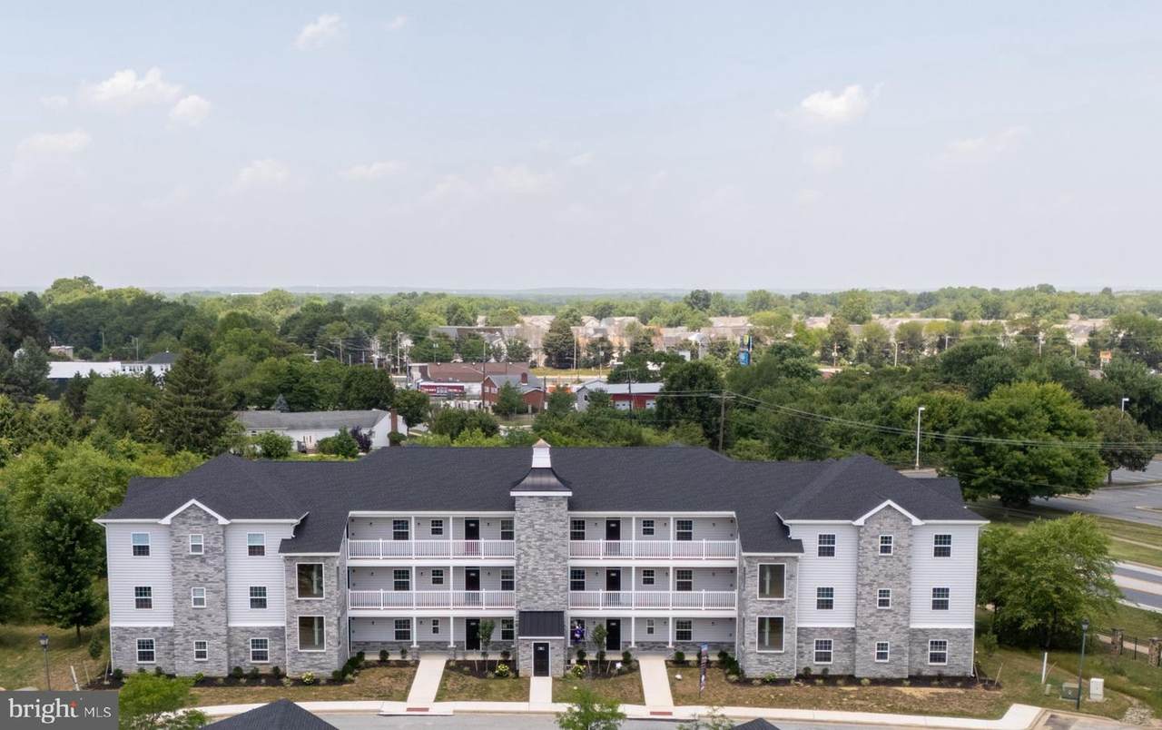 201 Colonial Downs Court - Photo 1