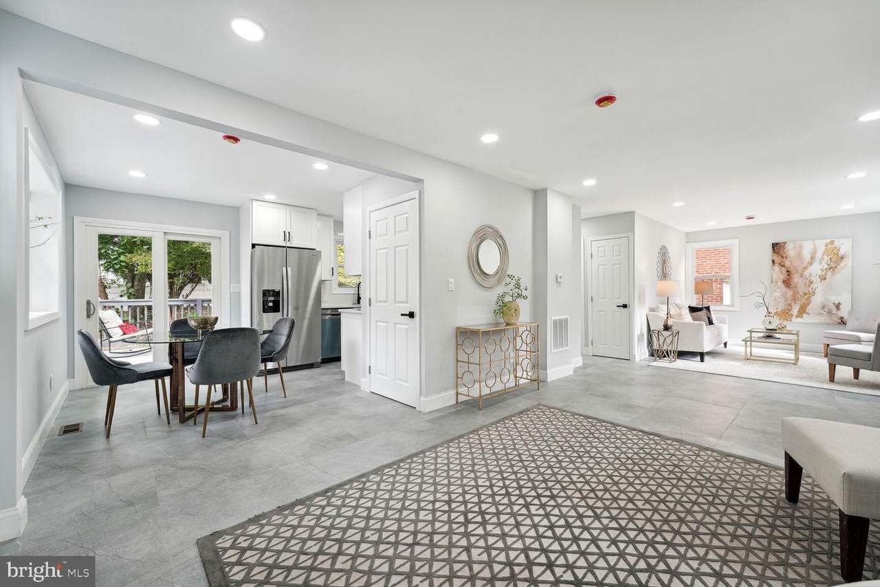 10412 Hayes Avenue - Photo 1