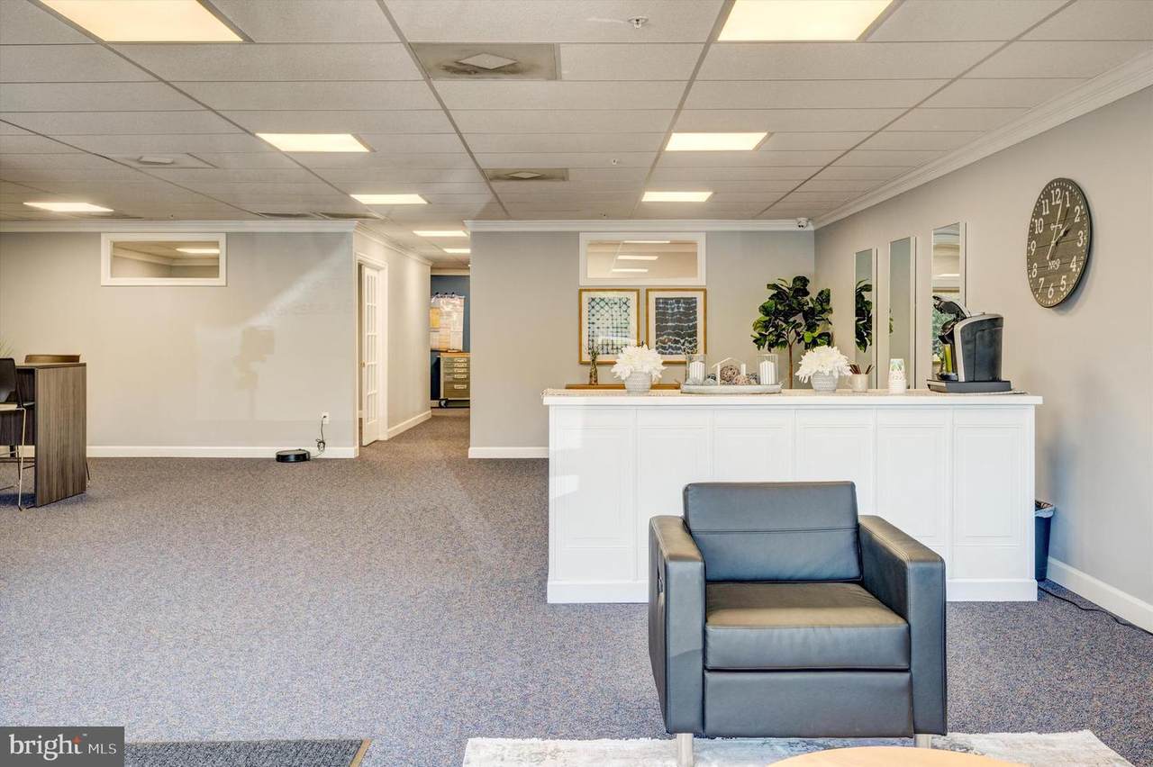https://bt-photos.global.ssl.fastly.net/brightmls/1280_boomver_5_803350746658-2.jpg