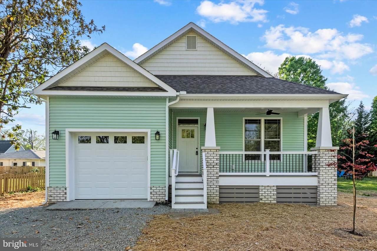 617 Bancroft Ave - Photo 1