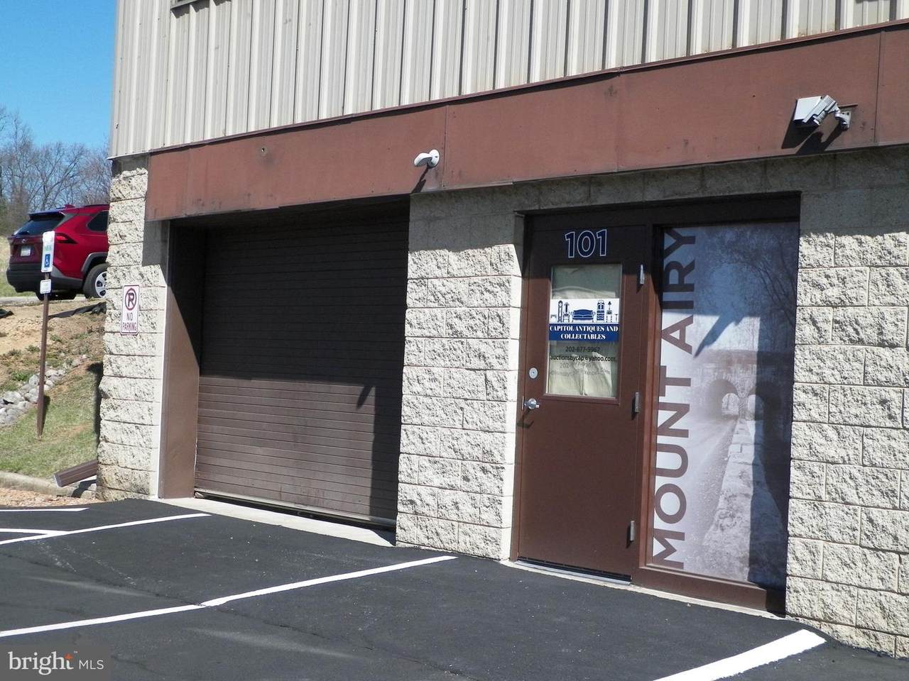 401 Center Street - Photo 1