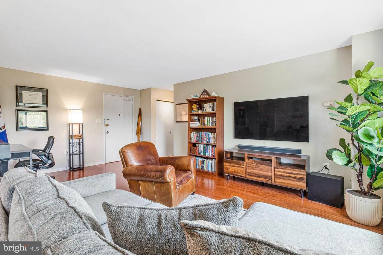 1300 Arlington Ridge Road - Photo 1