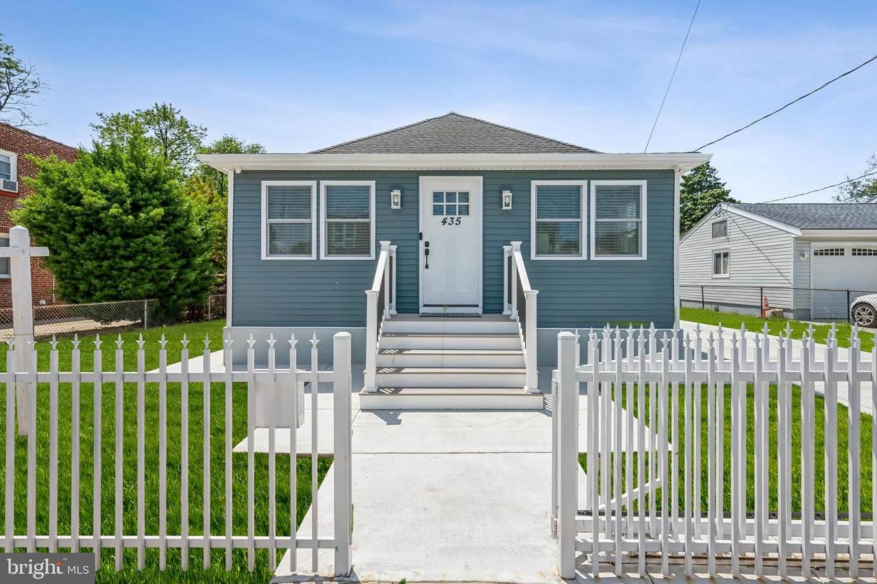 435 41ST Street - Photo 1